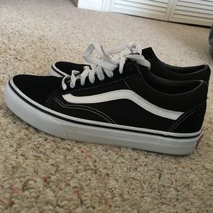 Like new classic style black vans. Size 8 women’s.